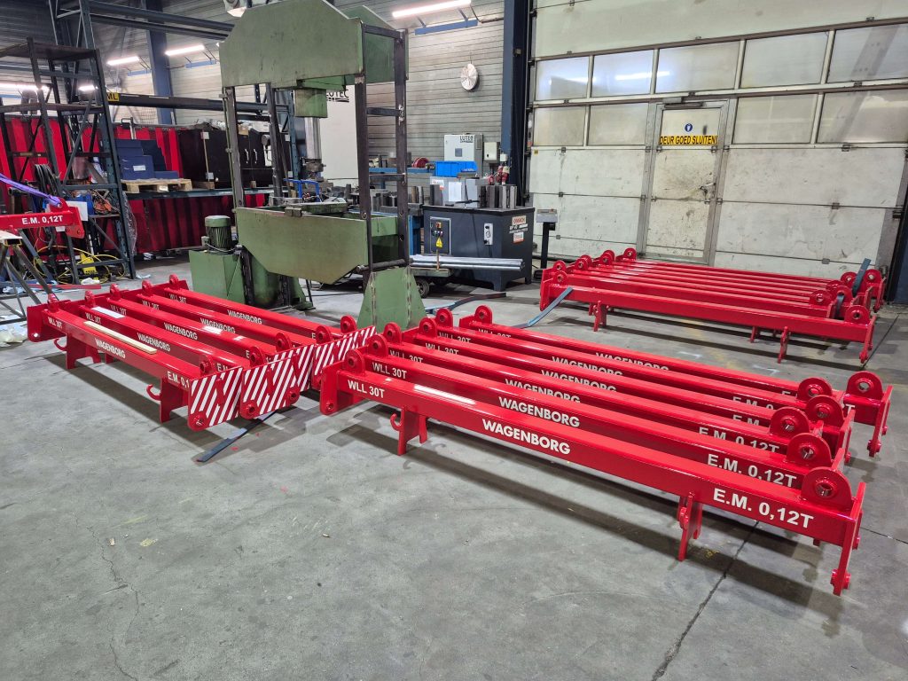 Containerspreaders-voor-Wagenborg-Nedlift