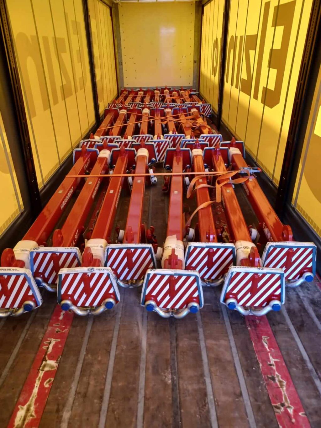 Containerspreaders voor Wagenborg Nedlift